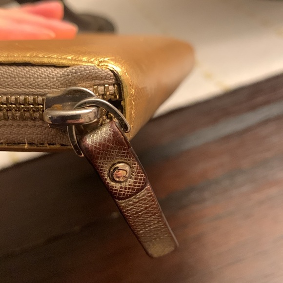 Kate Spade Gold Wallet - Picture 5 of 17